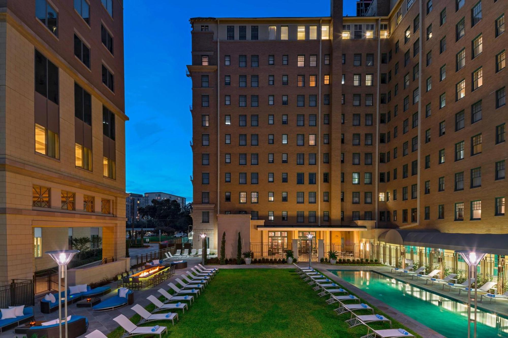 Отель Le Meridien Dallas, The Stoneleigh Экстерьер фото